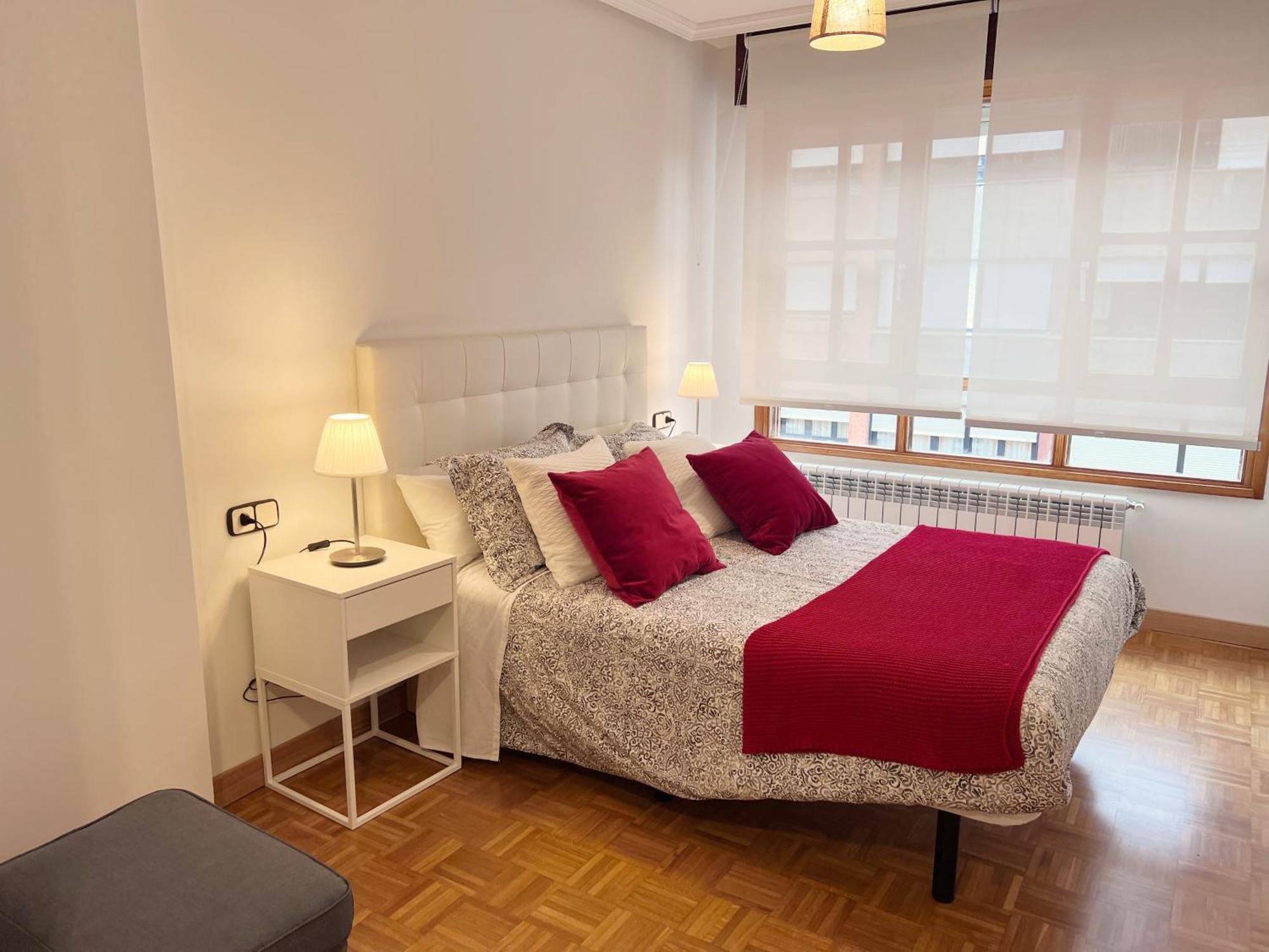 Apartamento Europa Centric Parking Gratis Овиедо Екстериор снимка